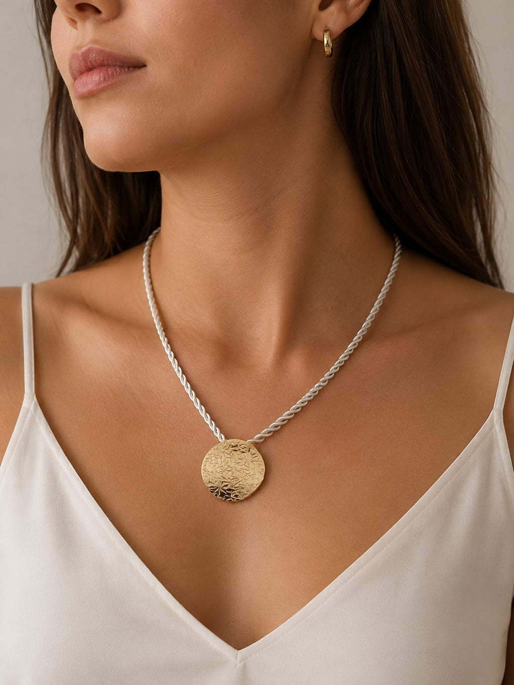 Collar Luna coin
